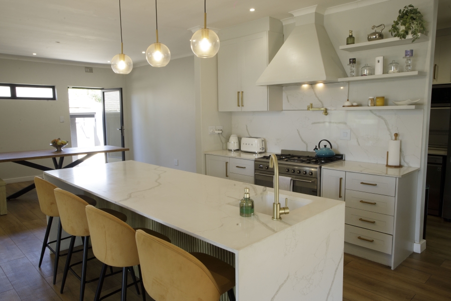 4 Bedroom Property for Sale in Loevenstein Western Cape